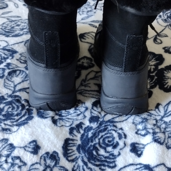 BearPaw Black and Gray Boys Or Women\'s Boots
